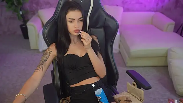 Snapshot of Tina_Breeze chatting on September 2025 02:29:02 PM Tina Breeze online show from September 2025 02:29:02 PM