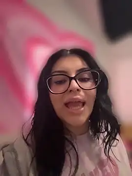 ThickerThanYoBitch online show from June 2026 01:17:02 PM
