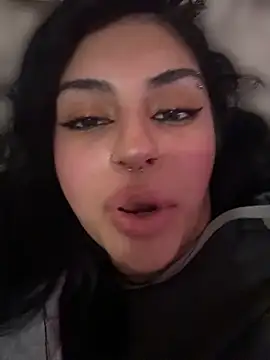 ThickerThanYoBitch online show from June 2026 04:05:02 PM