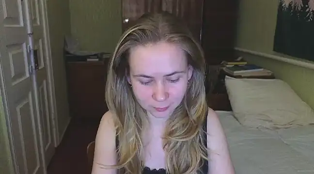 Snapshot of Riley_Roo chatting on February 2025 05:51:02 PM Riley Roo online show from February 2025 05:51:02 PM