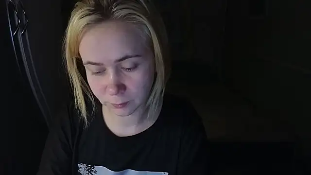 Snapshot of Riley_Roo chatting on February 2026 04:49:01 PM Riley Roo online show from February 2026 04:49:01 PM