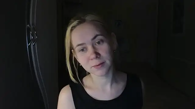 Snapshot of Riley_Roo chatting on February 2026 05:40:02 PM Riley Roo online show from February 2026 05:40:02 PM