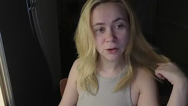 Snapshot of Riley_Roo chatting on February 2026 05:20:01 PM Riley Roo online show from February 2026 05:20:01 PM