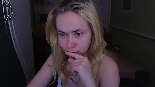 Snapshot of Riley_Roo chatting on March 2026 09:13:01 AM Riley Roo online show from March 2026 09:13:01 AM