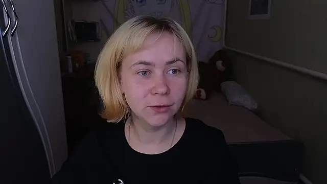 Snapshot of Riley_Roo chatting on April 2026 08:45:01 AM Riley Roo online show from April 2026 08:45:01 AM