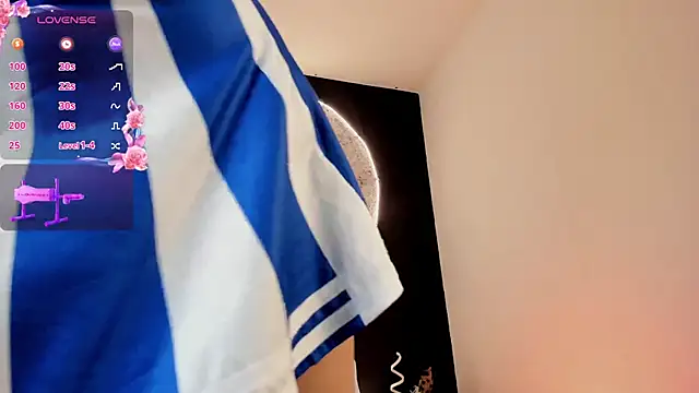 Snapshot of Elena-Rosse chatting on March 2025 04:58:01 AM Elena-Rosse online show from March 2025 04:58:01 AM