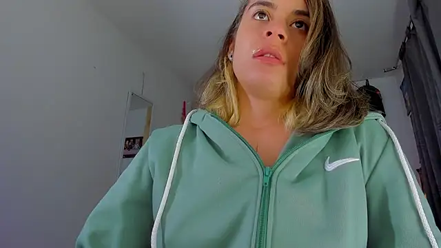 Snapshot of saralolo420 chatting on December 2024 03:49:02 AM saralolo420 online show from December 2024 03:49:02 AM