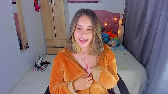 Snapshot of saralolo420 chatting on January 2025 01:18:02 AM saralolo420 online show from January 2025 01:18:02 AM