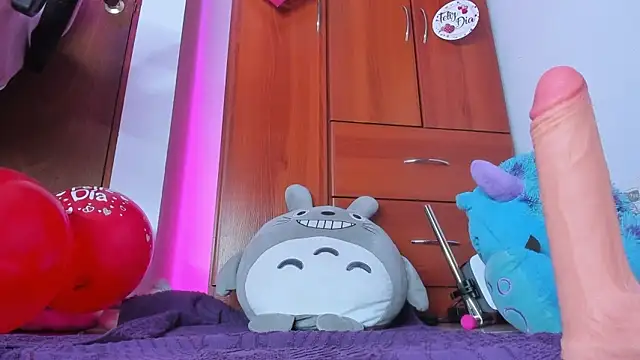 Snapshot of saralolo420 chatting on February 2025 04:04:02 AM saralolo420 online show from February 2025 04:04:02 AM