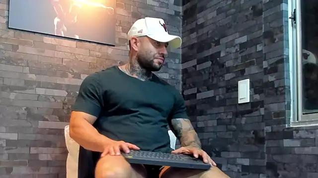 BruceDallas online show from February 2026 02:53:01 AM