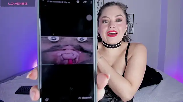 Snapshot of ale_blossom chatting on December 2024 03:52:01 AM ale blossom online show from December 2024 03:52:01 AM