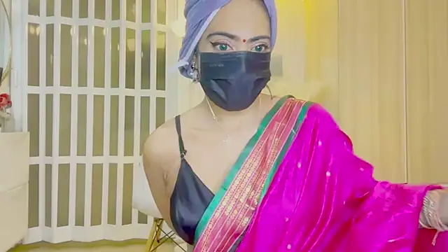 Snapshot of Monalisadon018 chatting on April 2026 07:11:02 PM Monalisadon018 online show from April 2026 07:11:02 PM