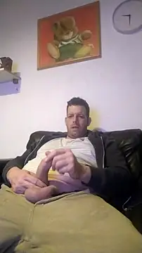 Knuffelstaaf123 online show from January 2026 09:42:01 PM