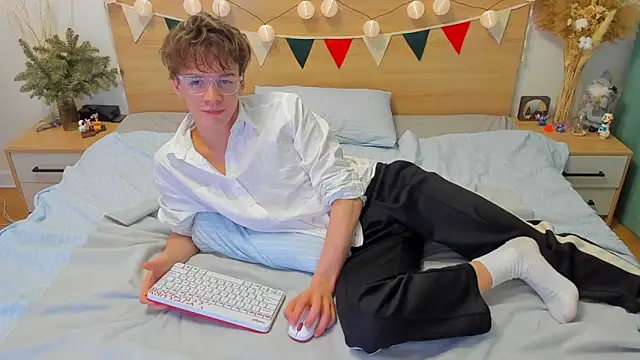 Fandi 777 online show from January 2025 01:52:01 PM