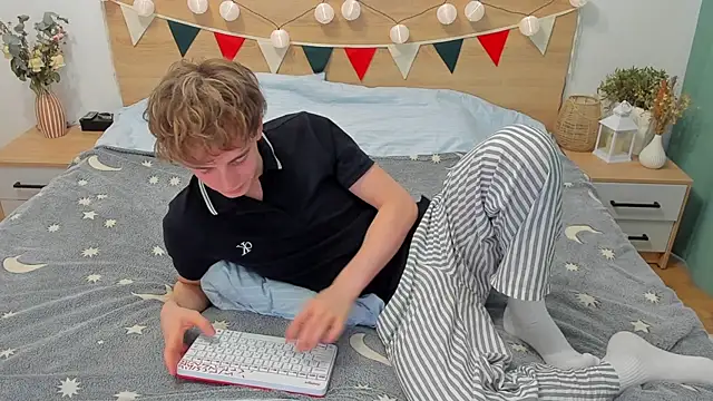 Fandi 777 online show from March 2025 10:38:01 AM