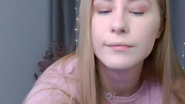 VioletiSwone online show from February 2025 12:03:02 PM