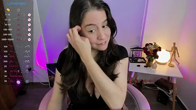 Tamara m  online show from May 2026 06:25:01 PM