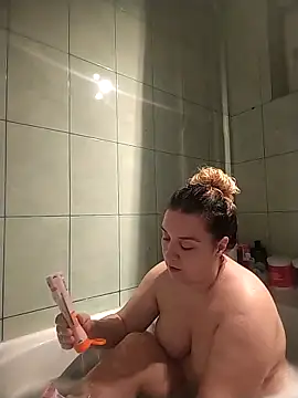 Snapshot of MikySWeet7 chatting on October 2025 10:10:01 PM MikySWeet7 online show from October 2025 10:10:01 PM