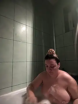 Snapshot of MikySWeet7 chatting on November 2025 09:43:02 PM MikySWeet7 online show from November 2025 09:43:02 PM