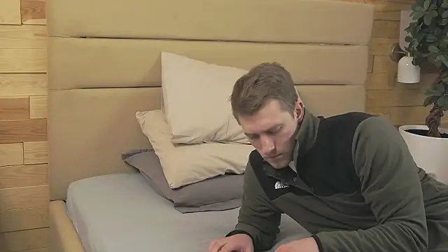 EthanPinkman online show from November 2025 04:45:02 AM