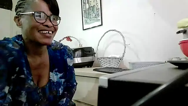 Snapshot of SweetMellowX1 chatting on February 2026 01:22:01 PM SweetMellowX1 online show from February 2026 01:22:01 PM