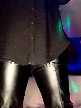 Snapshot of AmazonianMistress chatting on December 2024 10:20:01 PM AmazonianMistress online show from December 2024 10:20:01 PM