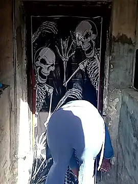 Snapshot of AmazonianMistress chatting on October 2025 05:20:02 PM AmazonianMistress online show from October 2025 05:20:02 PM