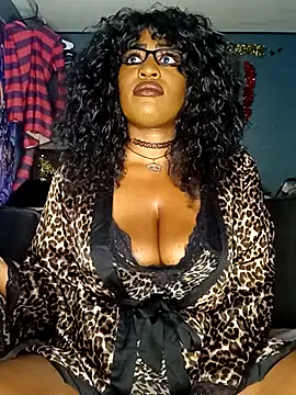 Snapshot of AmazonianMistress chatting on November 2025 12:14:02 AM AmazonianMistress online show from November 2025 12:14:02 AM