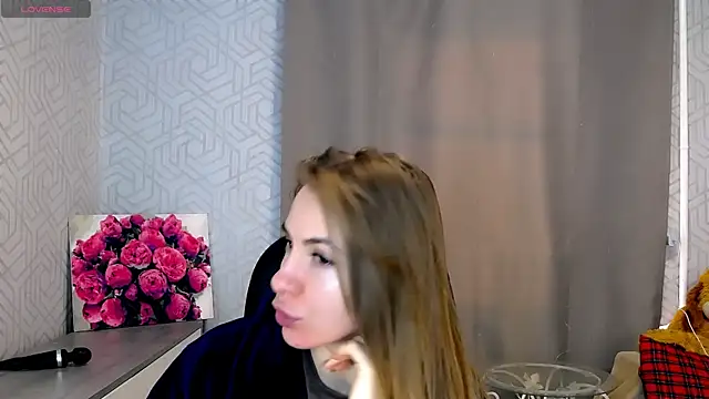 Snapshot of Naughty__Megan chatting on March 2025 06:46:02 AM Naughty Megan online show from March 2025 06:46:02 AM