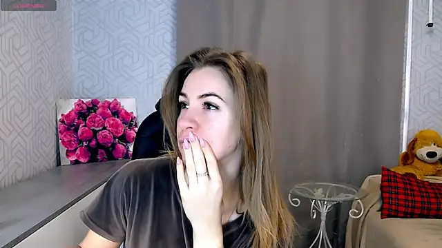 Snapshot of Naughty__Megan chatting on March 2025 09:26:01 AM Naughty Megan online show from March 2025 09:26:01 AM