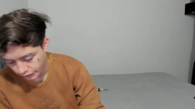 Snapshot of steban_and_kim chatting on February 2026 07:39:01 PM steban and kim online show from February 2026 07:39:01 PM