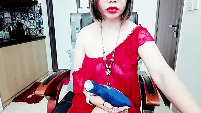 Snapshot of Miu-Le chatting on November 2025 03:16:01 PM Miu-Le online show from November 2025 03:16:01 PM