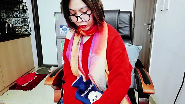 Snapshot of Miu-Le chatting on December 2025 07:18:01 PM Miu-Le online show from December 2025 07:18:01 PM