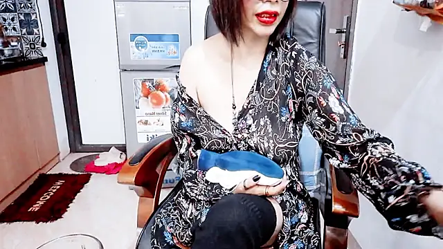 Snapshot of Miu-Le chatting on February 2026 07:31:01 PM Miu-Le online show from February 2026 07:31:01 PM