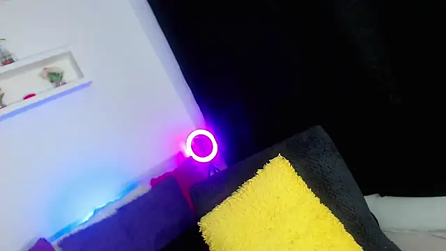 Snapshot of Ari_Tss chatting on February 2025 07:28:02 PM Ari Tss online show from February 2025 07:28:02 PM