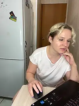 MrMrsRight online show from February 2025 11:04:02 PM