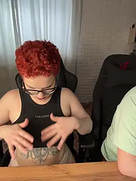 Snapshot of MrMrsRight chatting on March 2026 08:10:02 AM MrMrsRight online show from March 2026 08:10:02 AM