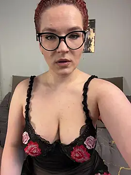 Snapshot of MrMrsRight chatting on March 2026 12:27:01 PM MrMrsRight online show from March 2026 12:27:01 PM