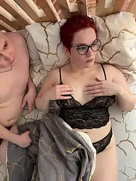 Snapshot of MrMrsRight chatting on April 2026 09:25:02 AM MrMrsRight online show from April 2026 09:25:02 AM