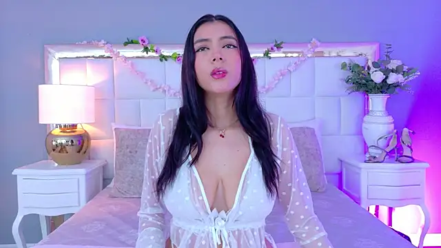 Snapshot of Julie_Bennet chatting on October 2025 05:05:02 AM Julie Bennet online show from October 2025 05:05:02 AM