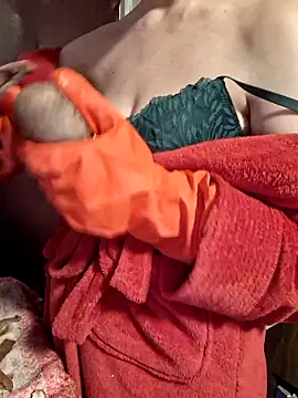 Snapshot of _Kitti_ chatting on November 2025 05:46:01 PM Kitti online show from November 2025 05:46:01 PM