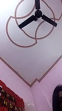 Snapshot of Beauty-khan chatting on February 2025 04:10:01 PM Beauty-khan online show from February 2025 04:10:01 PM