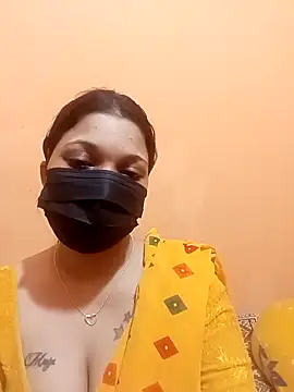 Snapshot of Beauty-khan chatting on October 2025 10:09:01 PM Beauty-khan online show from October 2025 10:09:01 PM