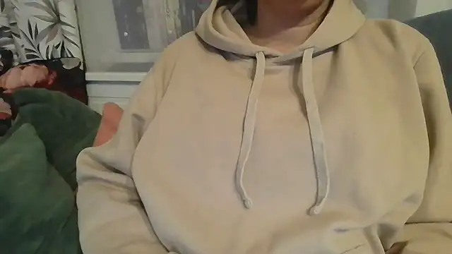 Snapshot of parismira chatting on December 2024 03:22:01 PM parismira online show from December 2024 03:22:01 PM
