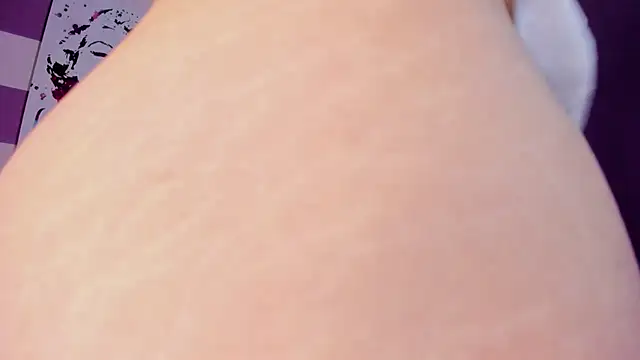 Snapshot of Alli_cooper chatting on January 2025 12:18:01 AM Alli cooper online show from January 2025 12:18:01 AM