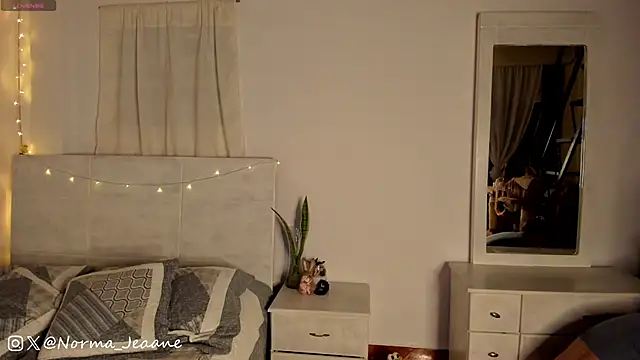 Norma-Jeaane online show from February 2025 11:48:01 PM