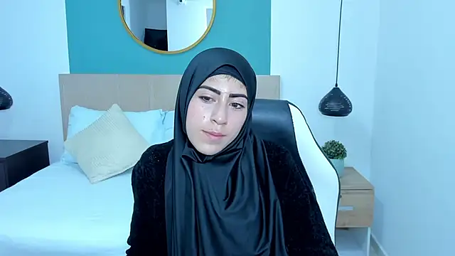 chaymae nah  online show from January 2025 12:09:01 PM