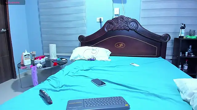 Snapshot of bella-black chatting on March 2025 12:07:02 AM bella-black online show from March 2025 12:07:02 AM