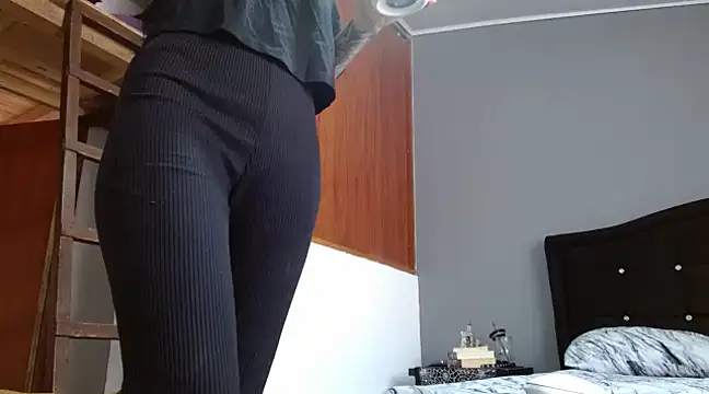 Snapshot of Emilia_1995 chatting on March 2025 12:39:02 PM Emilia 1995 online show from March 2025 12:39:02 PM