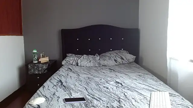 Snapshot of Emilia_1995 chatting on October 2025 02:10:01 PM Emilia 1995 online show from October 2025 02:10:01 PM